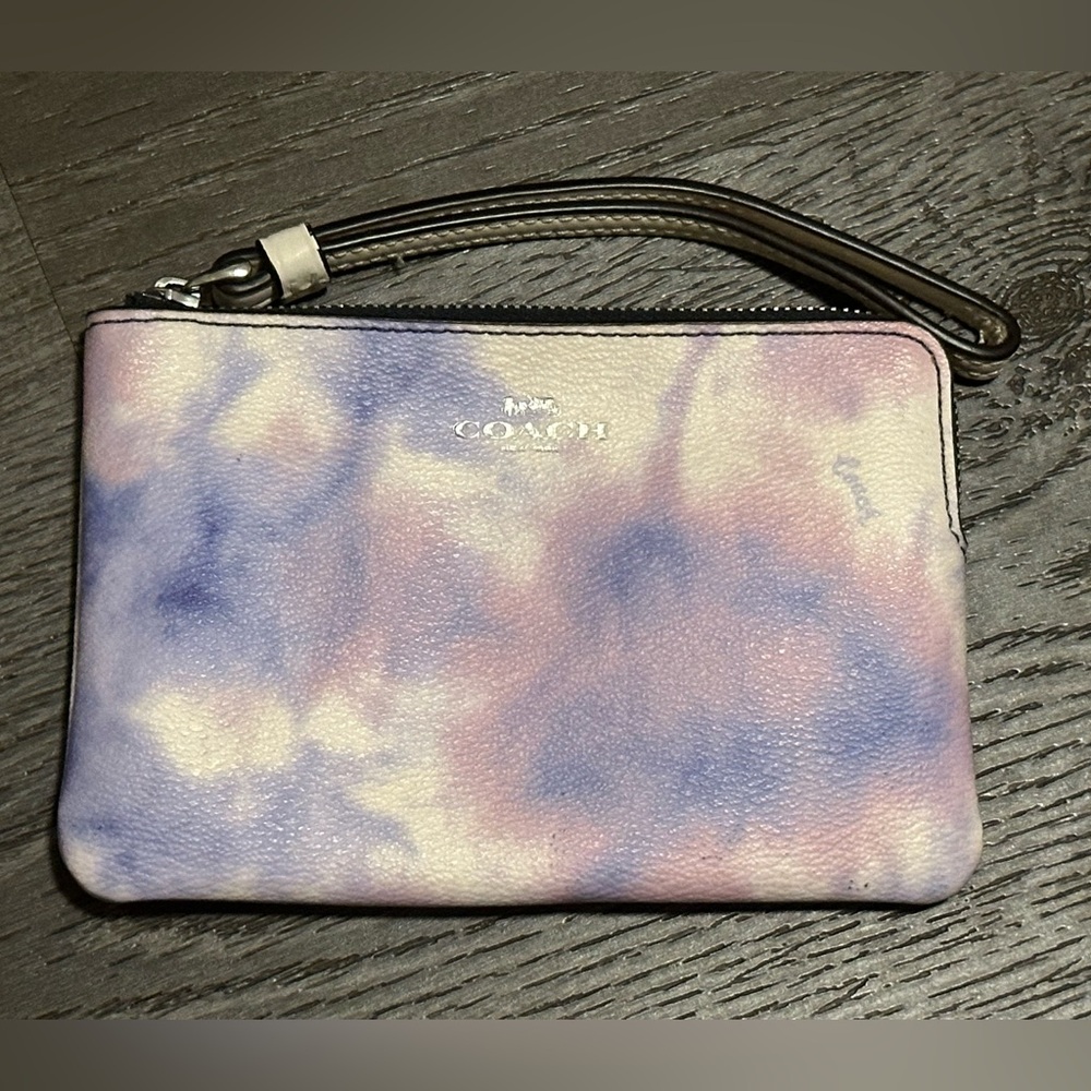 Corner Zip Wristlet With Tie Dye Print